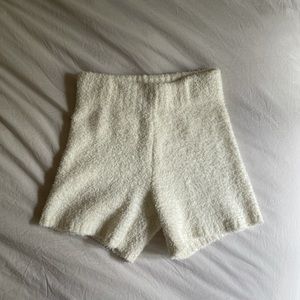 SKIMS NWT Cozy Knit Short Cream 🤍
